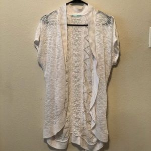 White short sleeved sweater